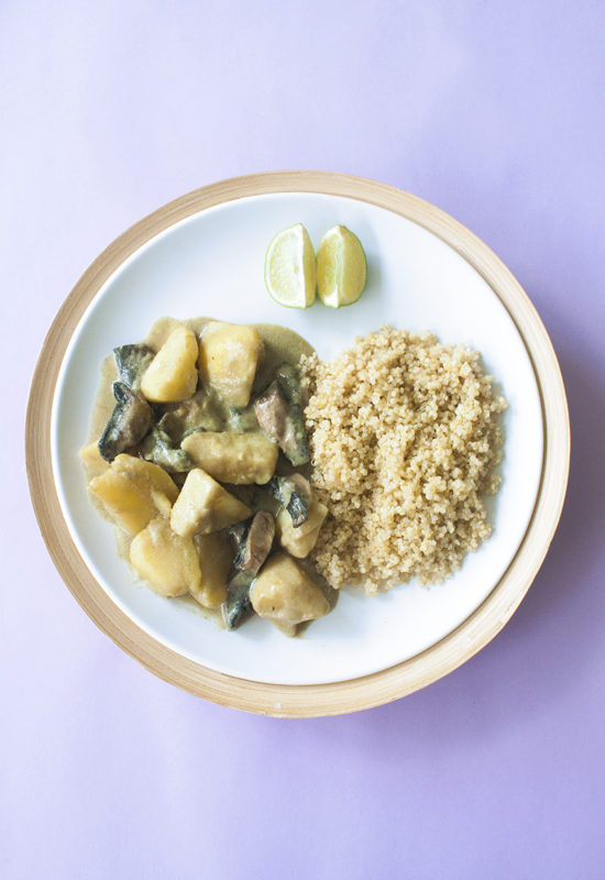 Green curry with mushrooms